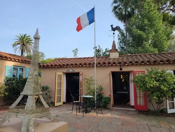 House of France Lawn Program