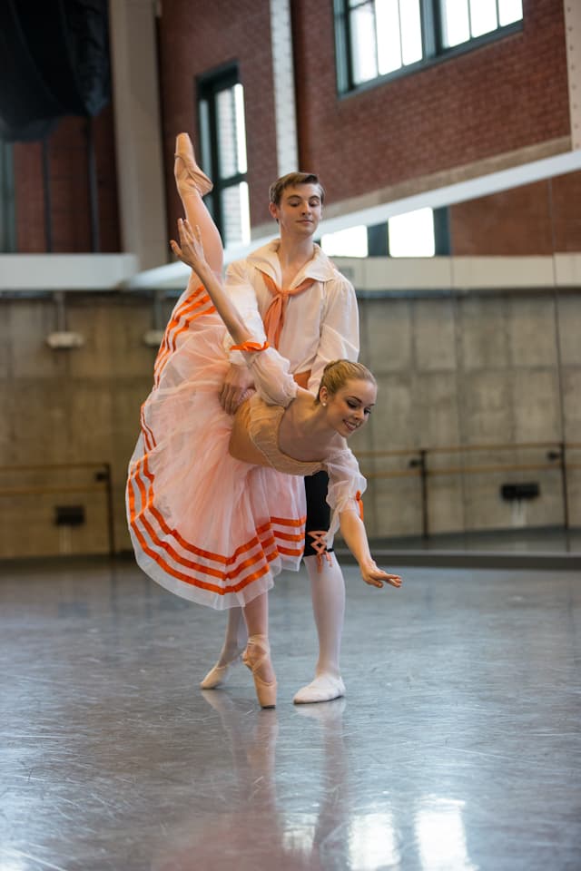 Open Rehearsal: H茅l猫ne Simoneau's New Creation