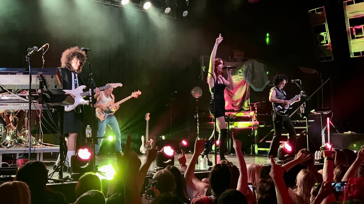MUNA: Gets So Hot Tour